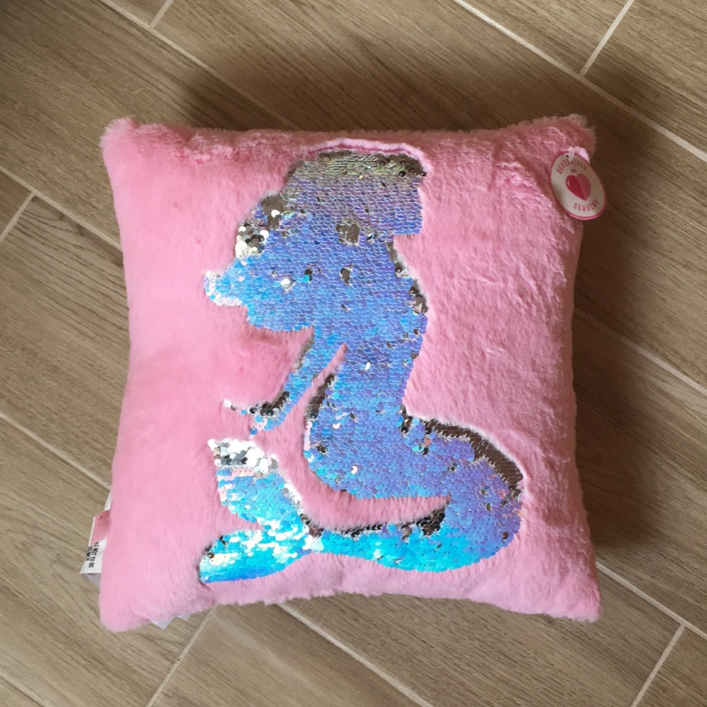 Justice flip pillow